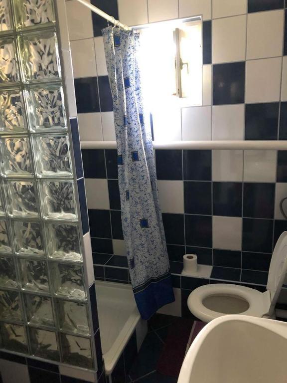 Balazs Vendeghaz Aparthotel Lupeni  Eksteriør bilde